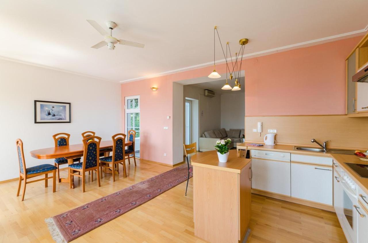 Jurincic Apartment Crikvenica Room photo