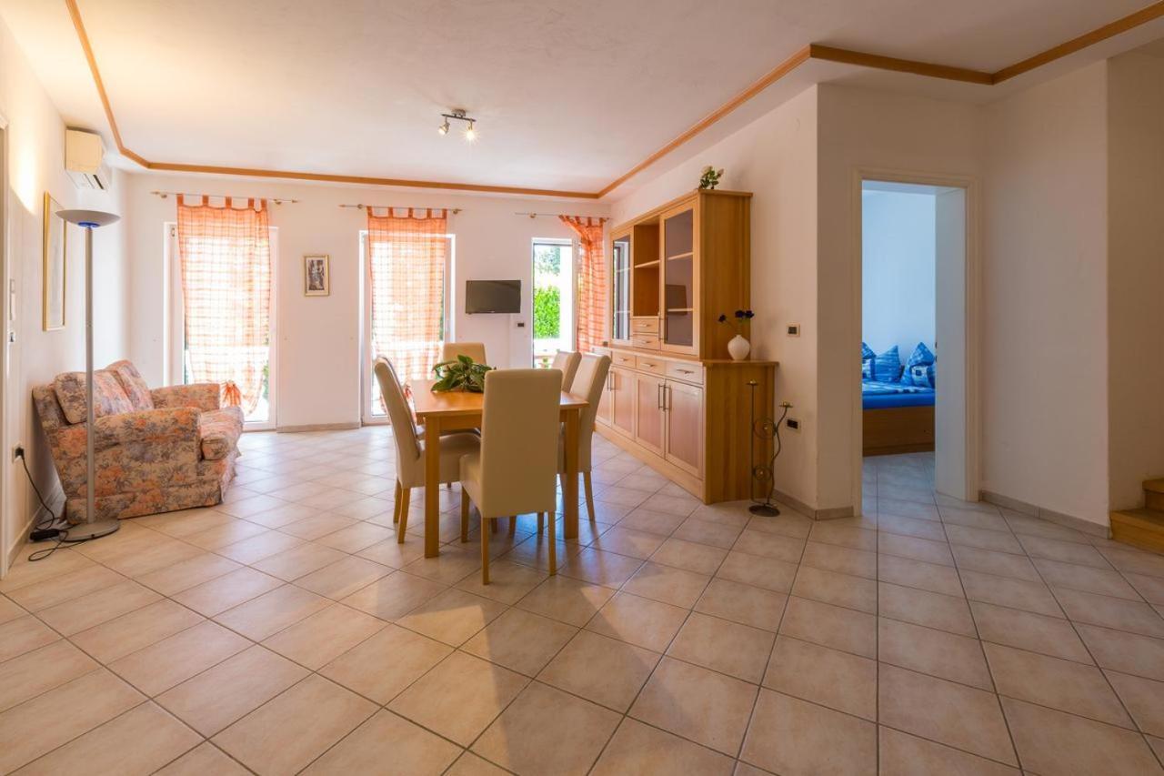 Jurincic Apartment Crikvenica Room photo